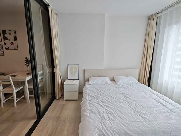 bedroom of Life One Wireless