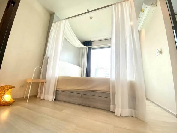 bedroom of Life One Wireless