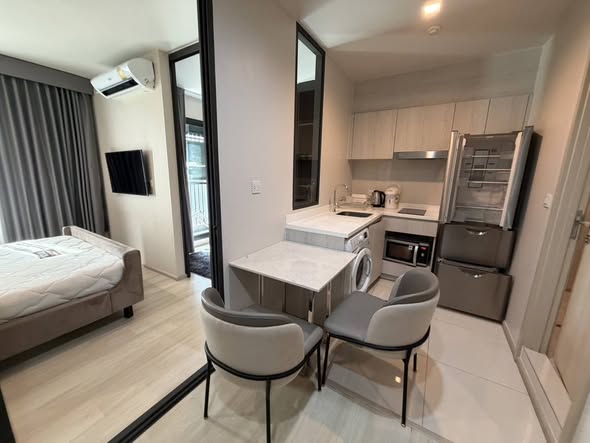 bedroom of Life One Wireless