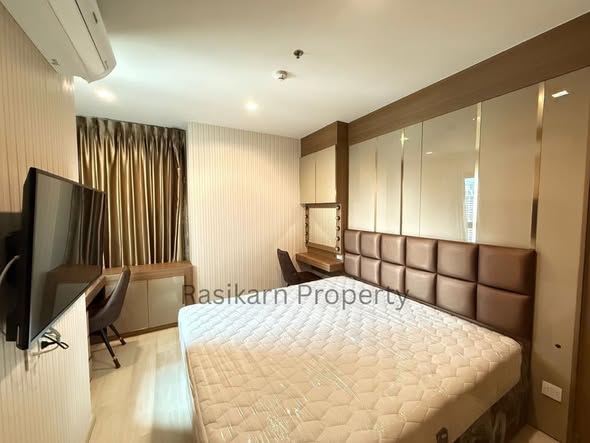 bedroom of Life One Wireless