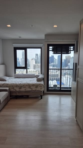 bedroom and room interior of Life One Wireless