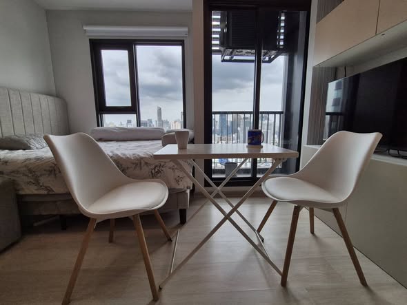 bedroom and room interior of Life One Wireless