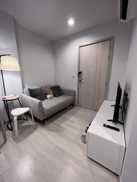 bedroom and room interior of Life One Wireless