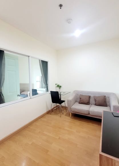 living room of Life @ Phahon – Ari