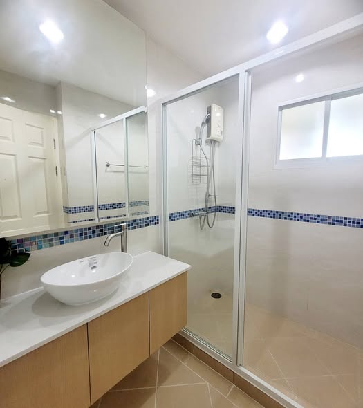 room interior and bathroom of Life @ Phahon – Ari