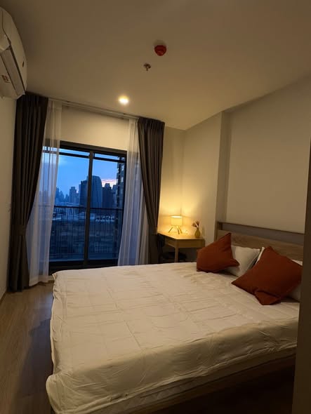 bedroom of Life Rama 4 – Asoke