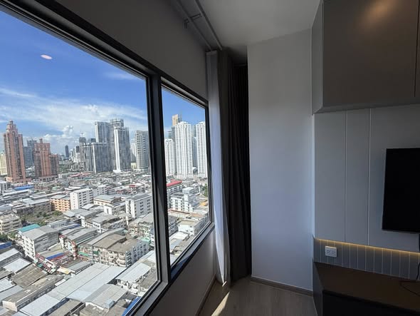 bedroom of Life Rama 4 – Asoke