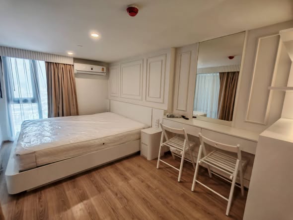 bedroom of Life Rama 4 – Asoke