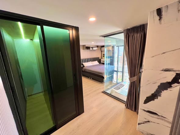 bedroom and room interior of Life Rama 4 – Asoke