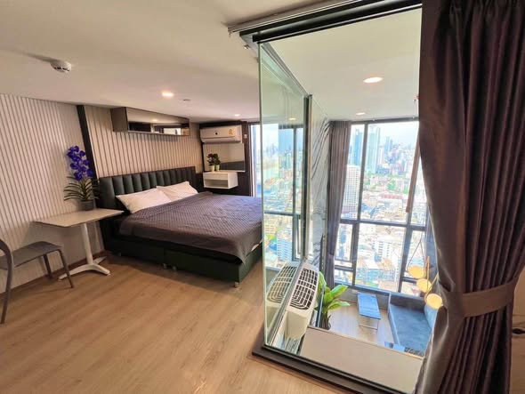 bedroom and room interior of Life Rama 4 – Asoke