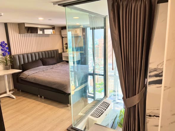 bedroom and room interior of Life Rama 4 – Asoke