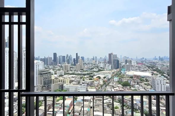 Life Rama 4 – Asoke