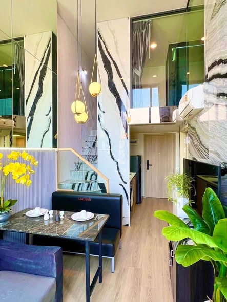room interior of Life Rama 4 – Asoke