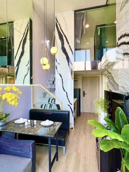 room interior of Life Rama 4 – Asoke