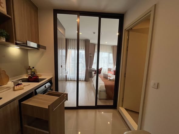 room interior of Life Rama 4 – Asoke