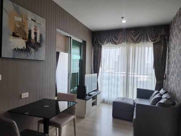 bedroom and living room of Life Ratchadapisek