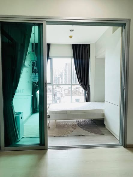 bedroom and room interior of Life Ratchadapisek