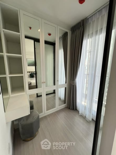 bedroom and room interior of Life Sathorn Sierra ไลฟ์ สาทร เซียร์รา