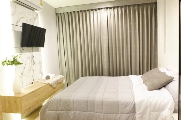 bedroom and bathroom of Life Sukhumvit 48