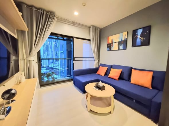 bedroom and living room of Life Sukhumvit 48