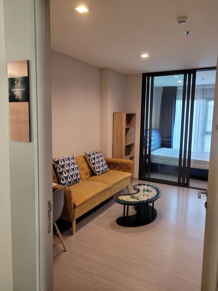 living room and room interior of Life Sukhumvit 62