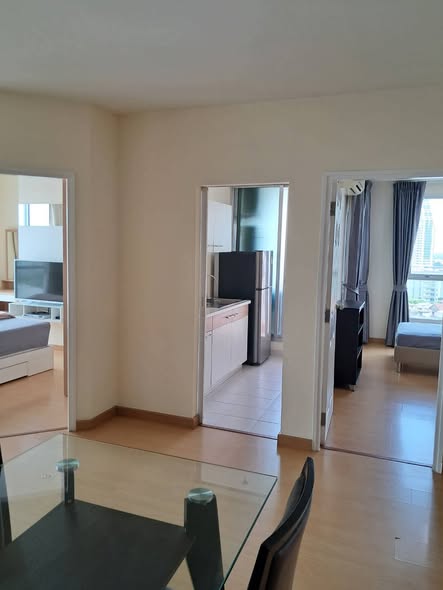 bedroom and room interior of Life @ Sukhumvit 65
