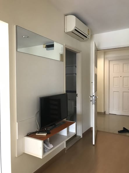 room interior of Life @ Sukhumvit 65