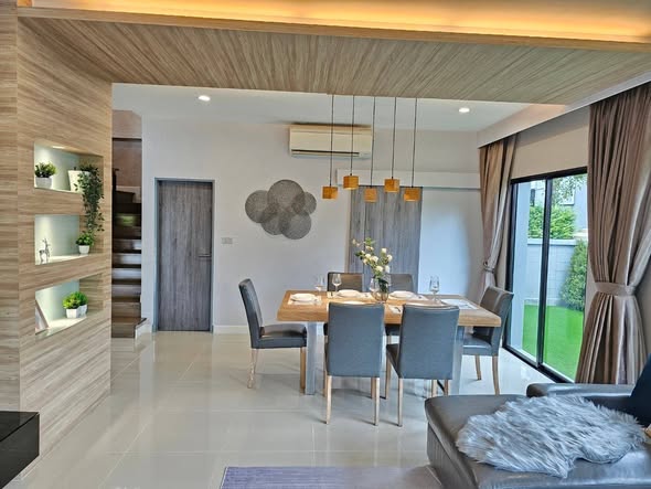 living room and room interior of บ้านลุมพินี สวนหลวง ร.๙