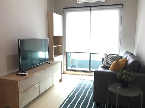 living room and room interior of LPN Suite Dindaeng – Rachaprarop
