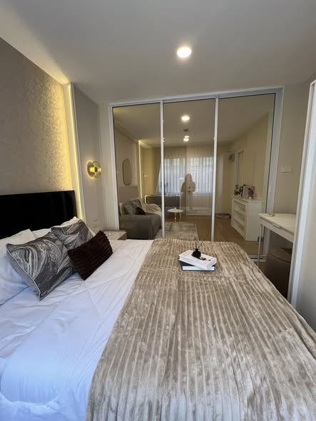 bedroom of Lumpini Condo Town Bodindecha-Ramkhamhaeng