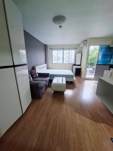 bedroom of Lumpini Condo Town Bodindecha-Ramkhamhaeng