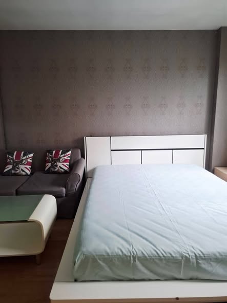bedroom of Lumpini Condo Town Bodindecha-Ramkhamhaeng