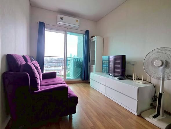 living room and bedroom of Lumpini Place Ratchada-Sathu