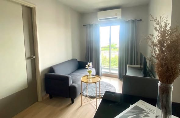 living room and bedroom of Lumpini Selected Sutthisan – Saphan Khwai