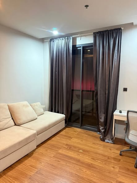 bedroom and room interior of M Ladprao
