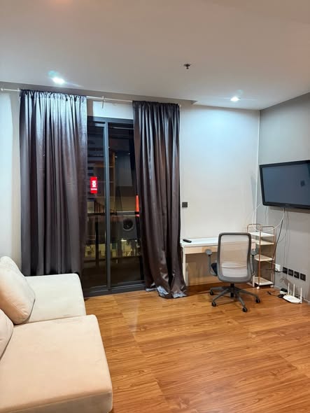 bedroom and room interior of M Ladprao