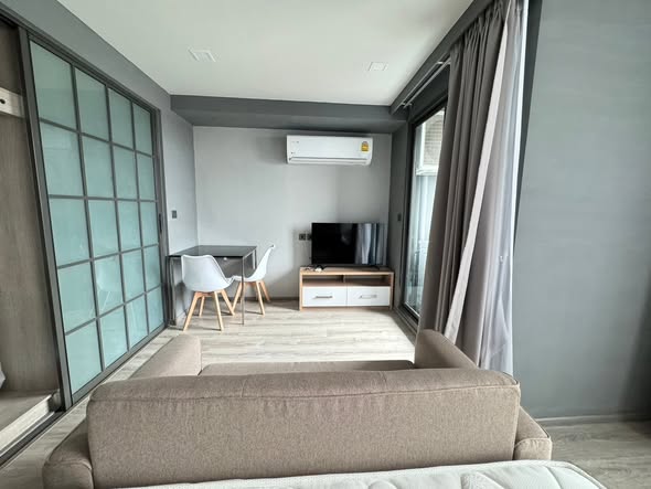 bedroom and living room and room interior of Maestro 19 Ratchada19 – Vipha