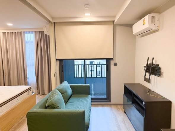 bedroom and room interior of Maestro 19 Ratchada19 – Vipha