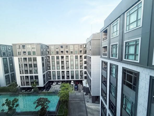 pool of Maestro 19 Ratchada19 – Vipha