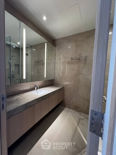 room interior and bathroom of Magnolias Waterfront Residences