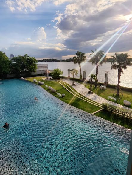 pool of Manor Sanambinnam