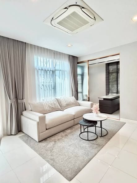living room and bedroom of Mantana 2 Bangna Km. 7