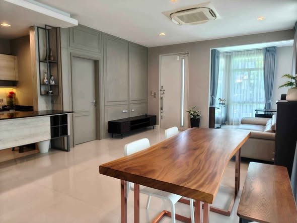 room interior and kitchen of Mantana 2 Bangna Km. 7