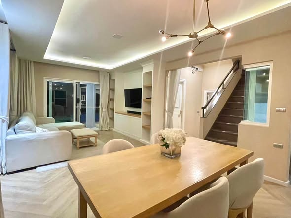living room of Mantana Onnut-Wongwaen 5 มัณฑนา อ่อนนุช-วงแหวน 5