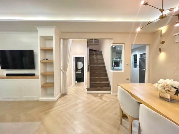 living room of Mantana Onnut-Wongwaen 5 มัณฑนา อ่อนนุช-วงแหวน 5