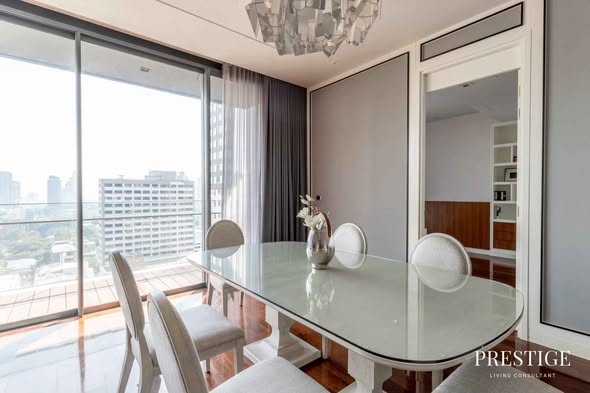 room interior of MARQUE Sukhumvit