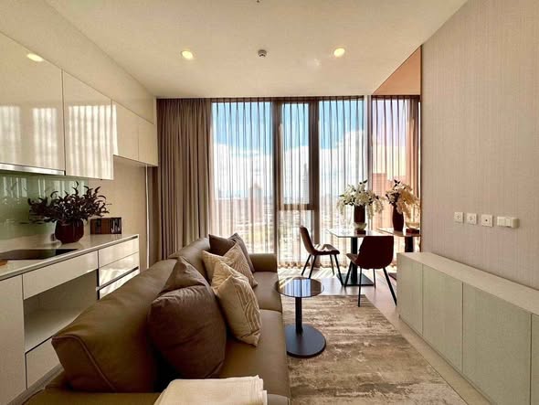 living room and room interior of แมสซารีน รัชโยธิน | Mazarine Ratchayothin by Grand Unity