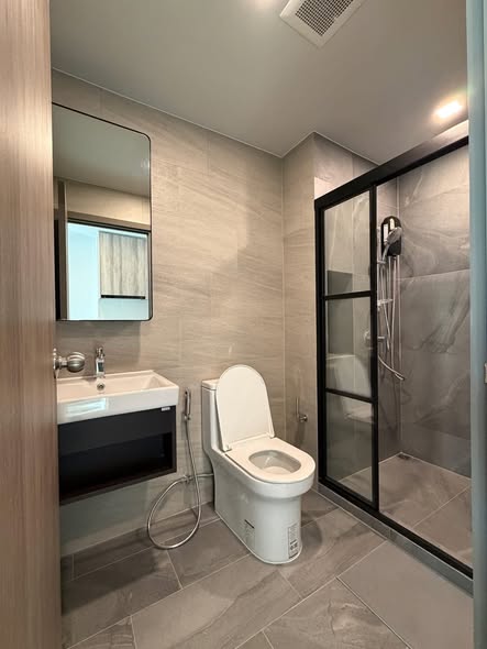 bathroom of Metris Lat Phrao