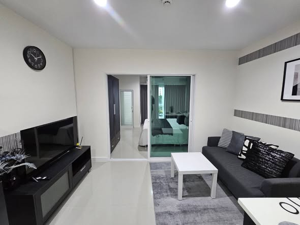 living room and bedroom of Metro Park Sathorn phase 2/2