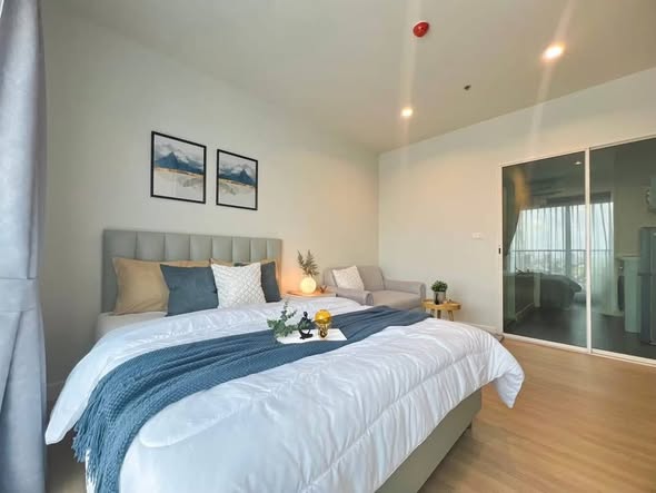 bedroom of Metro Sky Wutthakat